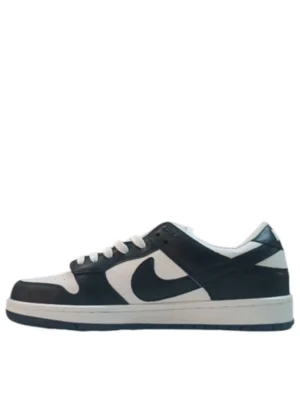 Nike SB Dunk Black & White